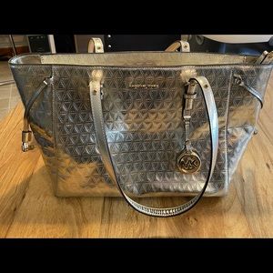 Michael Kors Voyager Tote